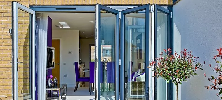 Bifold Door Repairs Near Me in Pinewood, FL
