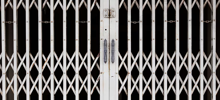 Steel Line Garage Door Repairs in Pinewood, FL