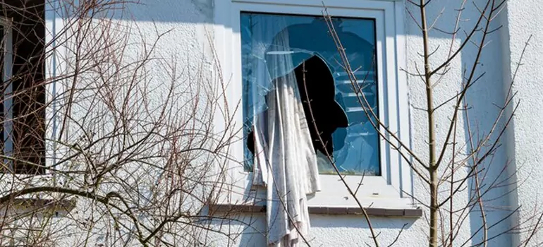 Storm Window Installation Contractors in Pinewood, FL
