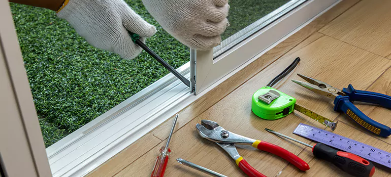 Window Hinge Repair in Pinewood, FL